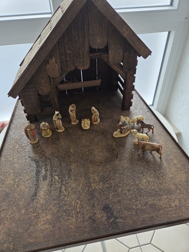 Große weihnachtskrippe mit - große,