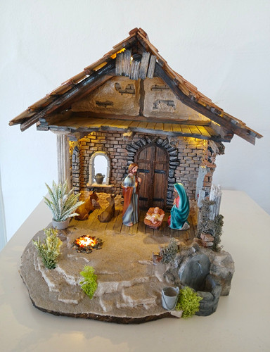 Weihnachtskrippe mit stall - weihnachtskrippe,
