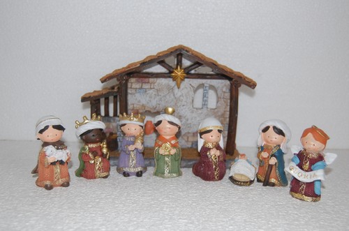 Weihnachtskrippe mit kindlich